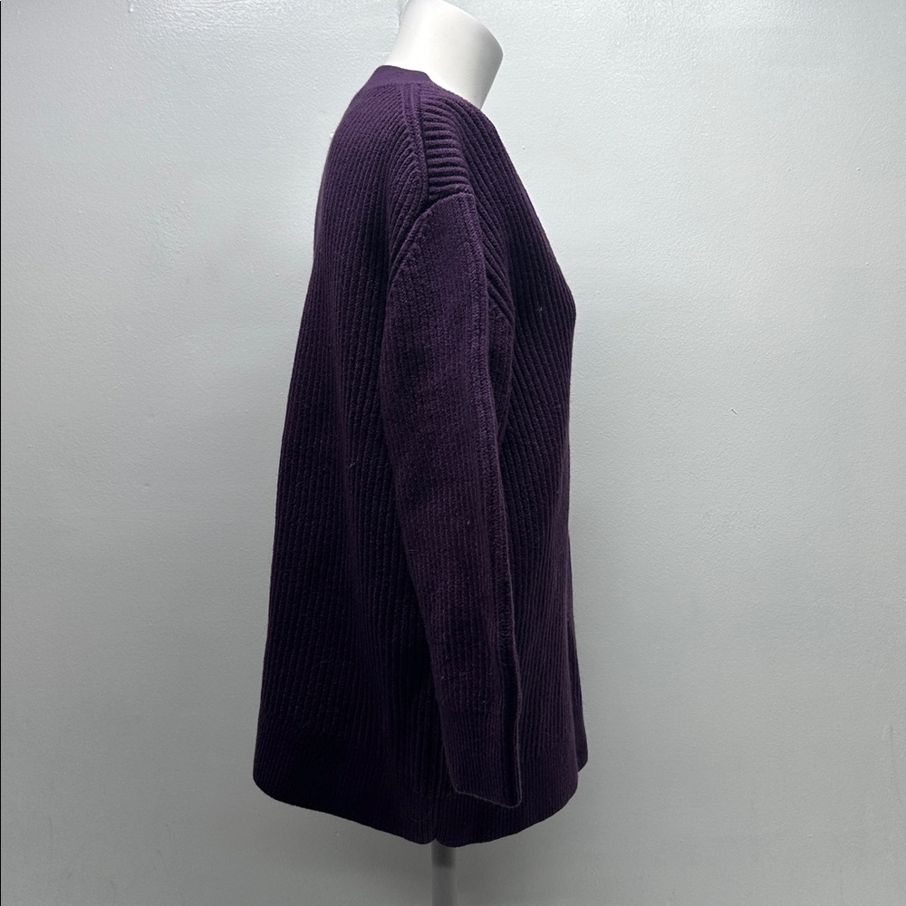 Aritzia Babaton Sweater Top Long Sleeve Knit Wool V Neck Ribbed Purple Medium - Picture 2 of 7